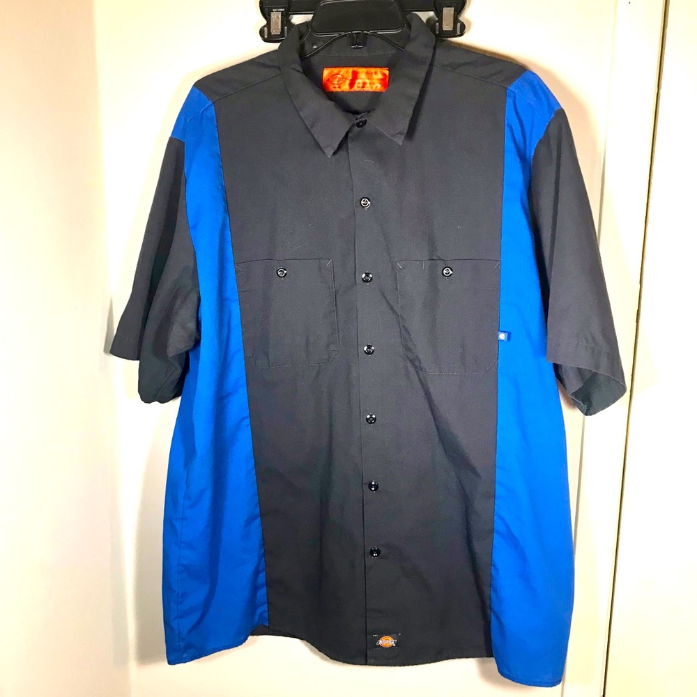 Dickies bowling type button up shirt with 2 button chest pockets size 2XL Preown